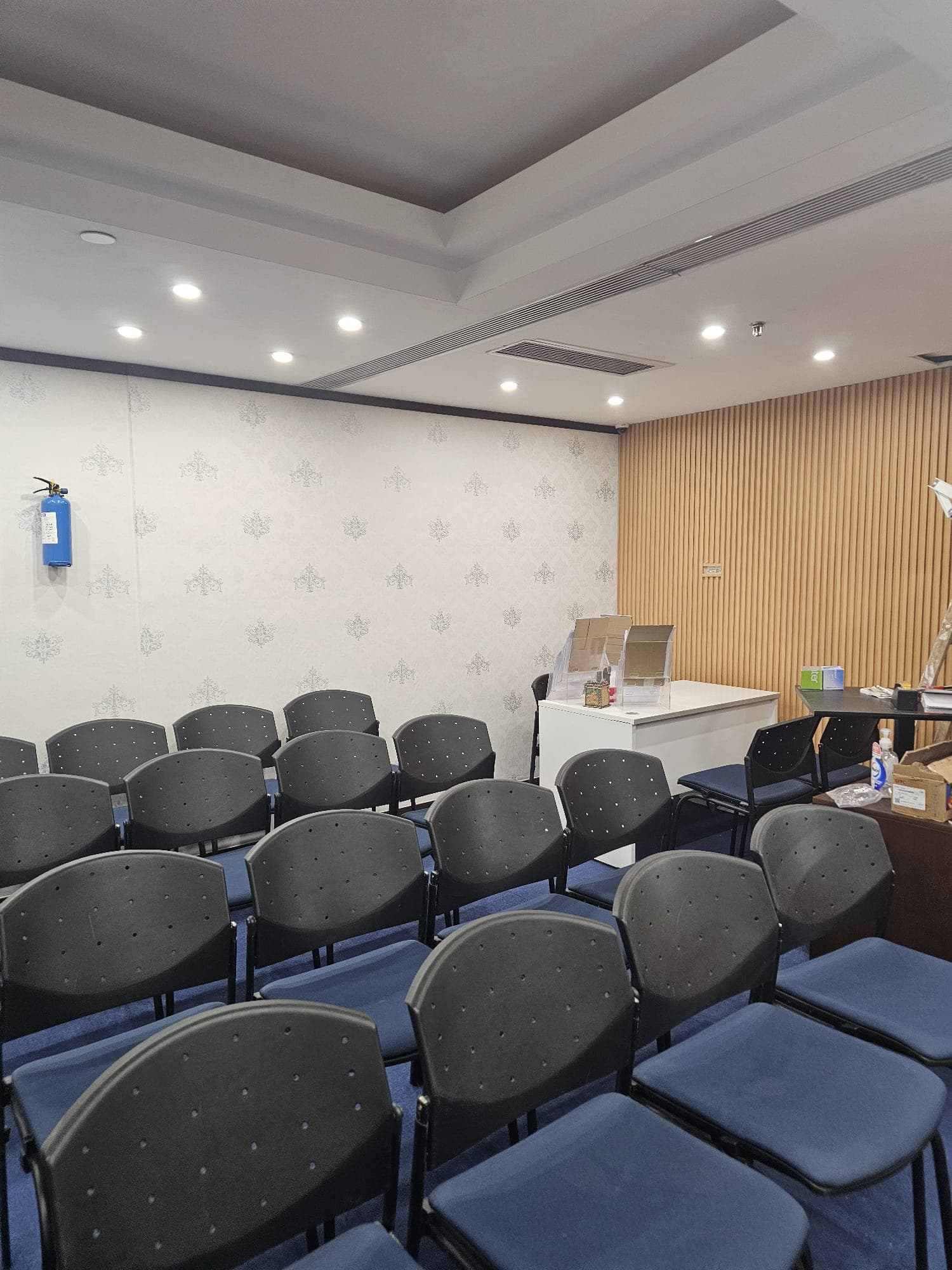 完成室內翻新後的走廊和飾面